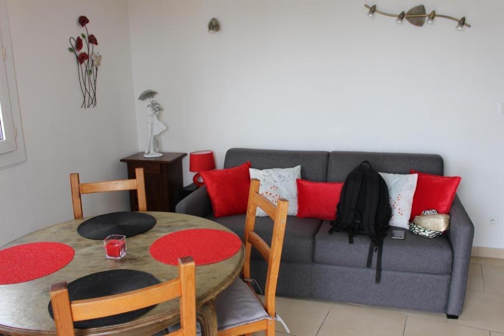 T2 Coquet Le Lavandou Plein Centre Vue Mer Exceptionnelle. Apartment Luaran gambar